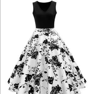 WHITE 1950S FLORAL PLUS SIZE DRESS
